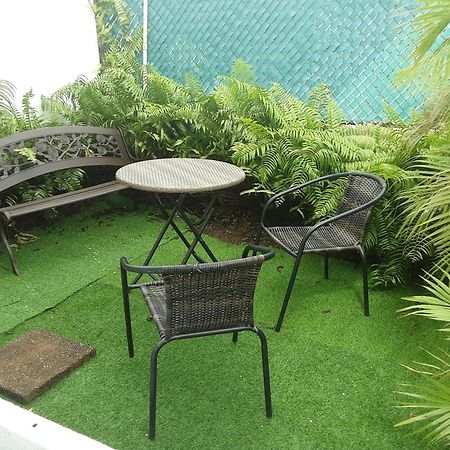 Frente Aeropuerto De Isla Verde San Juan Ngoại thất bức ảnh