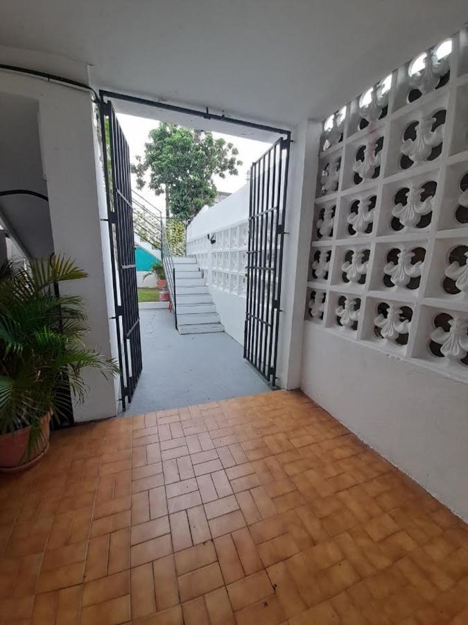 Frente Aeropuerto De Isla Verde San Juan Ngoại thất bức ảnh