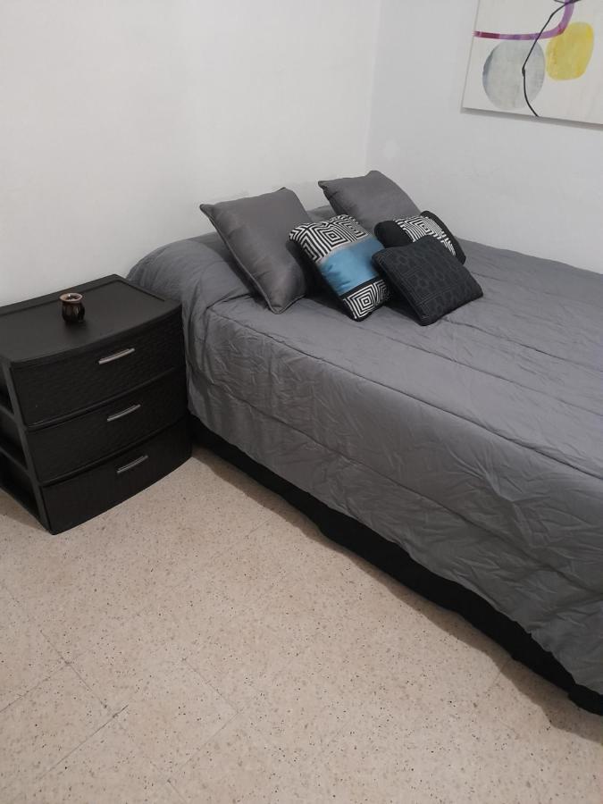 Frente Aeropuerto De Isla Verde San Juan Ngoại thất bức ảnh